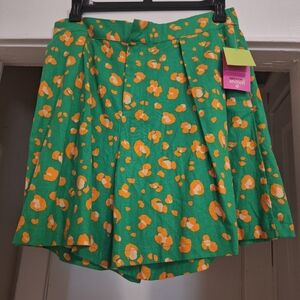 Tabathia Brown Target Women's Blend Lime Green Shorts. Size Large